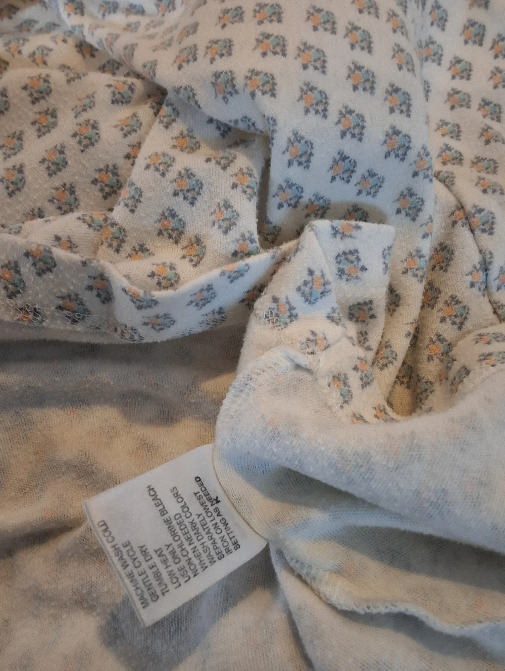 Miss Elaine Women’s XL Blue Floral Nightgown Long Sleeve Pintuck Cottagecore